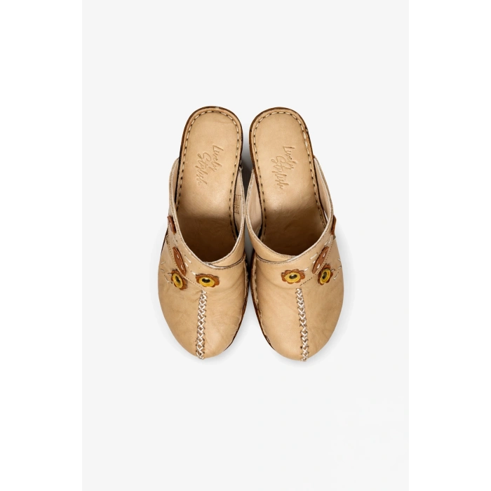 Kadın Hakiki Deri Çiçek Detaylı Bohem Tarz Rahat Mantar Taban Wedge Terlik