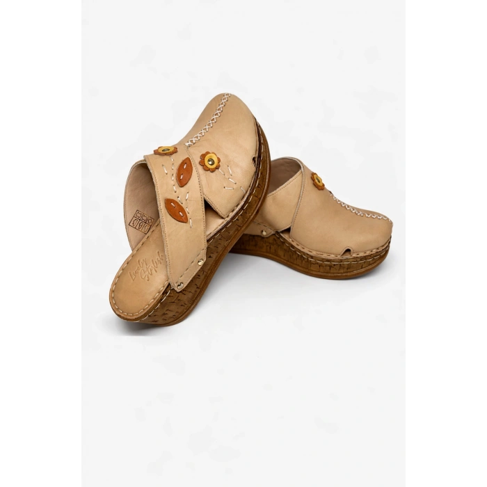 Kadın Hakiki Deri Çiçek Detaylı Bohem Tarz Rahat Mantar Taban Wedge Terlik