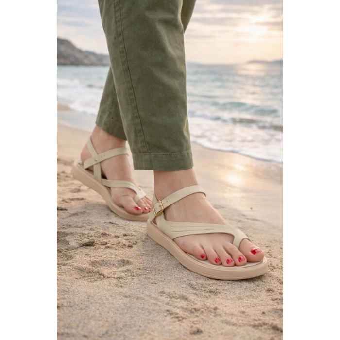 Luna Kadın Krem Hakiki Deri Parmak Arası Düz Günlük Konforlu Sandalet