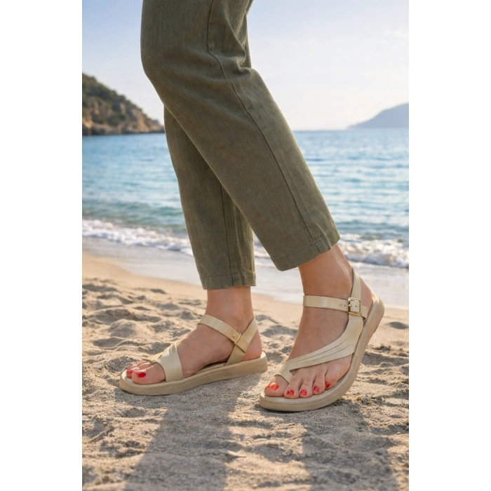 Luna Kadın Krem Hakiki Deri Parmak Arası Düz Günlük Konforlu Sandalet