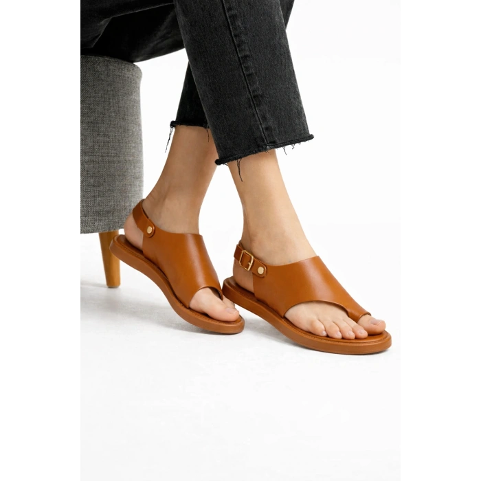 Larina Kadın Hakiki Deri Parmak Arası Düz Günlük Konforlu Sandalet