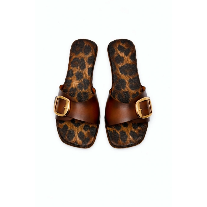 Leda Kadın Toka Detaylı Rahat Kaymaz Taban Şık Küt Burun Terlik