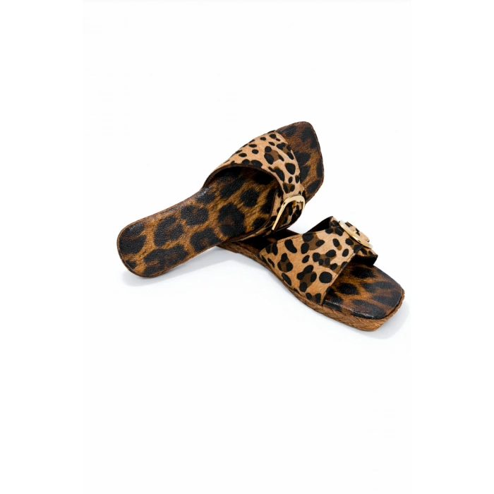 Pardus Kadın Toka Detaylı Leopar Desenli Rahat Kaymaz Taban Şık Küt Burun Terlik