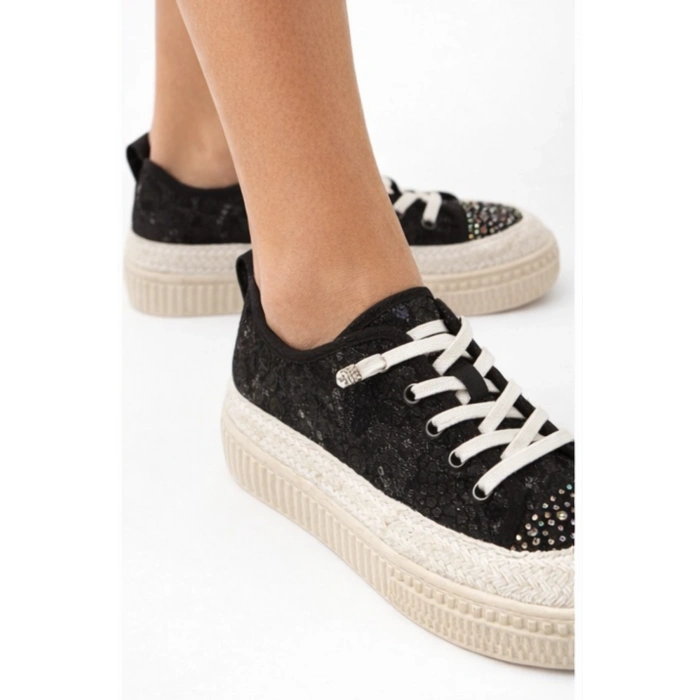 Lacy Siyah Dantelli Taşlı Rahat Taban Günlük Ayakkabı