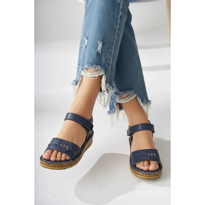 Agna Kadın Hakiki Deri Rahat Mantar Taban Ayarlanabilir Bantlı Sandalet