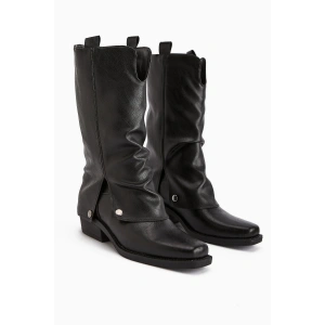 Jane Küt Burunlu Yuşak Derili Sıcak Astarlı Günlük Tarz Kadın Çizme