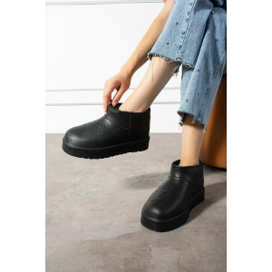 Mira Su Geçirmez İçi Suni Kürklü Soğuk Hava Dayanıklı Kalın Taban Kadın Bot