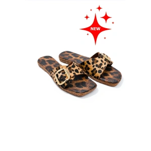 Pardus Kadın Toka Detaylı Leopar Desenli Rahat Kaymaz Taban Şık Küt Burun Terlik