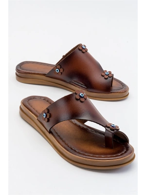 Angela Parmak Arası Çiçek Figürlü Deri Terlik