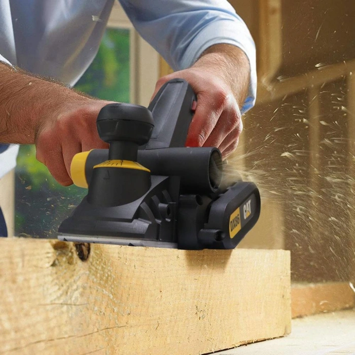 Cat Dx86 900watt 82mm Çift Bıçaklı Profesyonel Planya