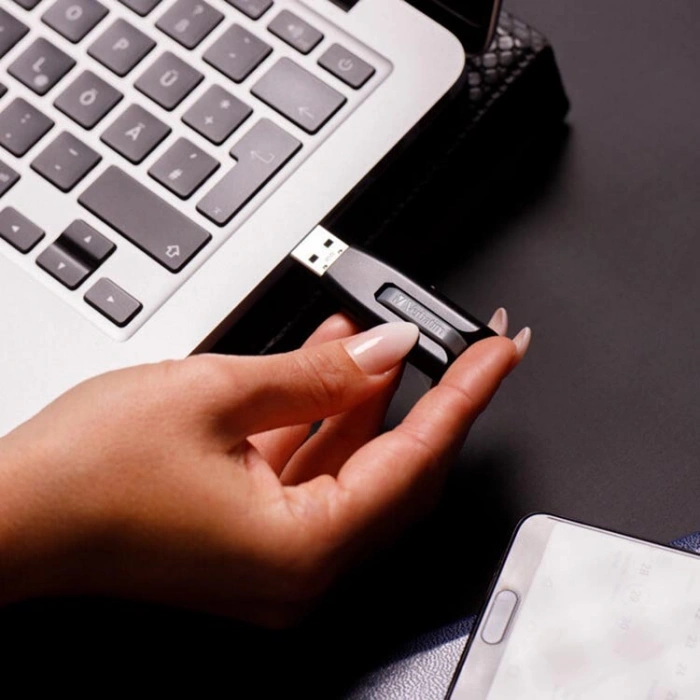 Verbatim 32 GB 3.2 V3 USB Bellek