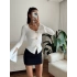 Kolları Volanlı Aksesuar Bluz - BEYAZ