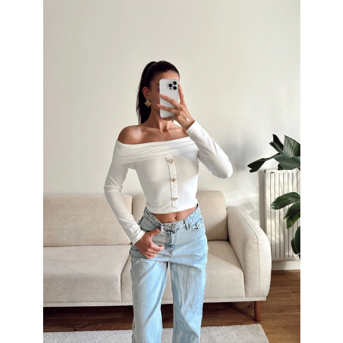 Aksesuar Detay Madonna Crop - BEYAZ