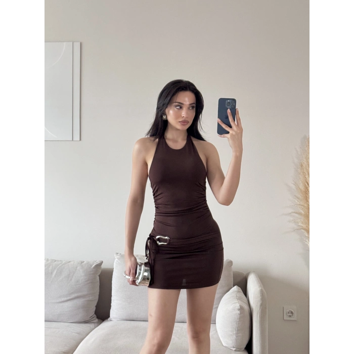 Yan Tokalı Boyun Bağlamalı Elbise - KAHVE