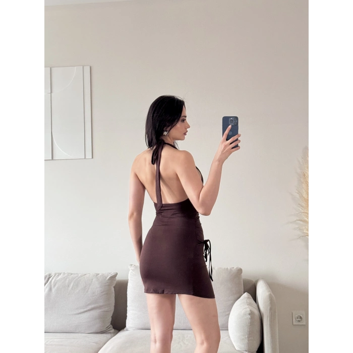 Yan Tokalı Boyun Bağlamalı Elbise - KAHVE