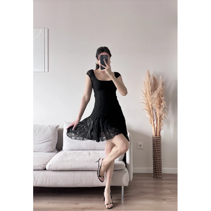 Sırt Bağlamalı Dantel Elbise - SİYAH