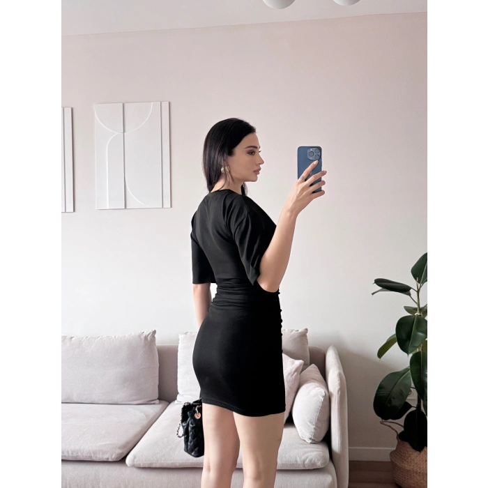 Kısa Kol Büzgülü Elbise