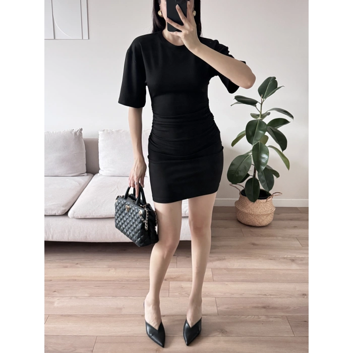 Kısa Kol Büzgülü Elbise