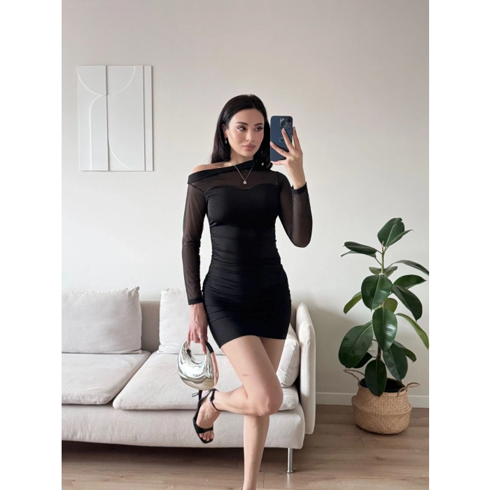 Tül Detay Kayık Yaka Elbise - SİYAH