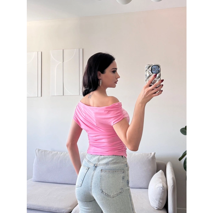 Kayık Yaka Büzgülü Crop - PEMBE