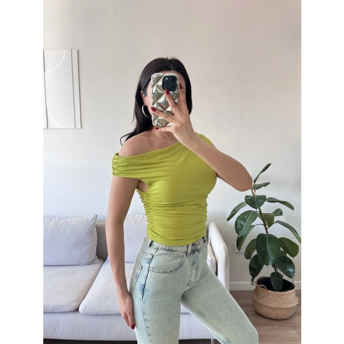 Kayık Yaka Büzgülü Crop - YEŞİL