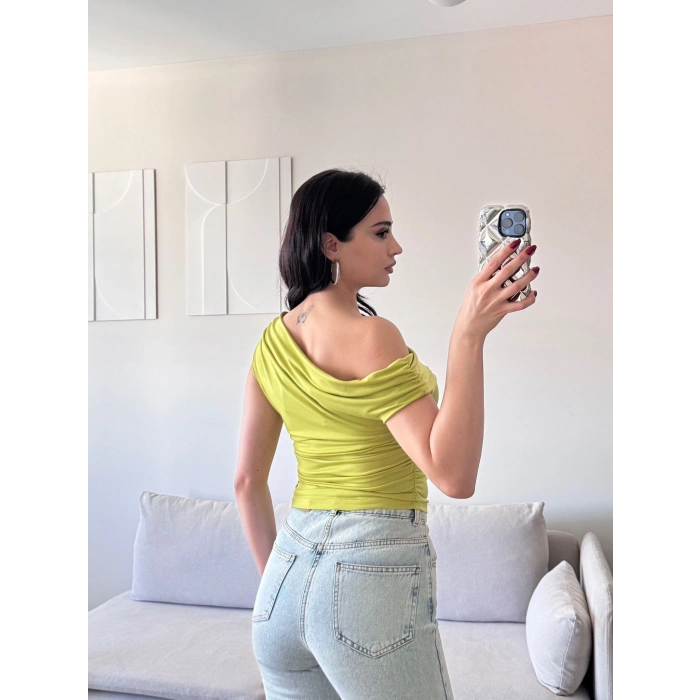 Kayık Yaka Büzgülü Crop - YEŞİL