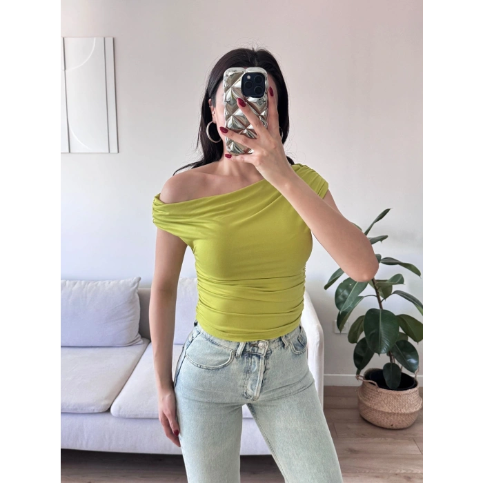 Kayık Yaka Büzgülü Crop - YEŞİL