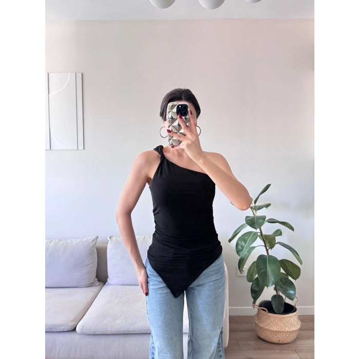 Omuz Dekolte Asimetrik Bluz - SİYAH