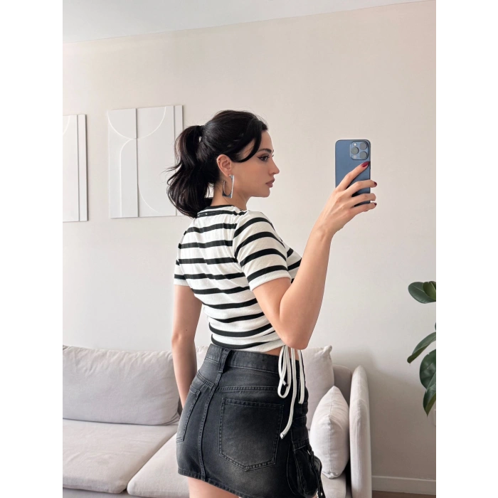 Yan Büzgü Çizgili Crop - BEYAZ