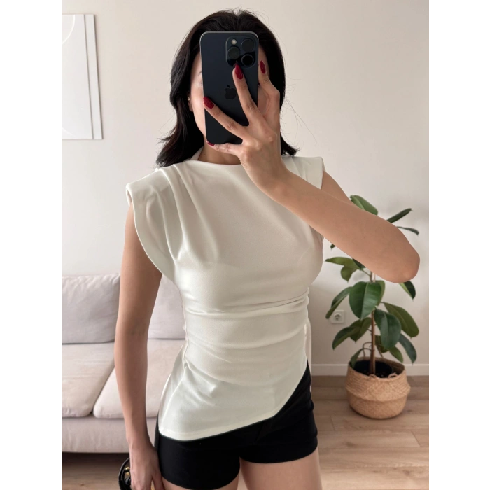 Vatkalı Asimetrik Bluz - BEYAZ