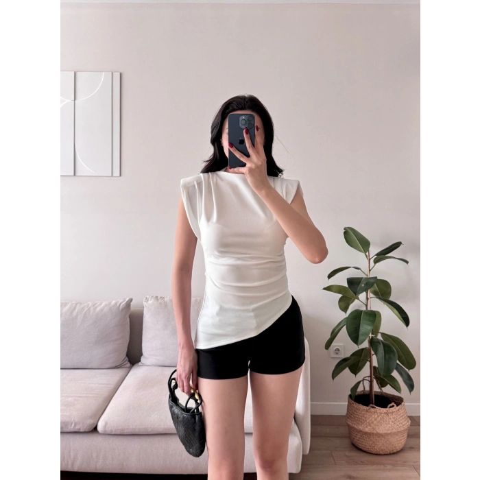 Vatkalı Asimetrik Bluz - BEYAZ