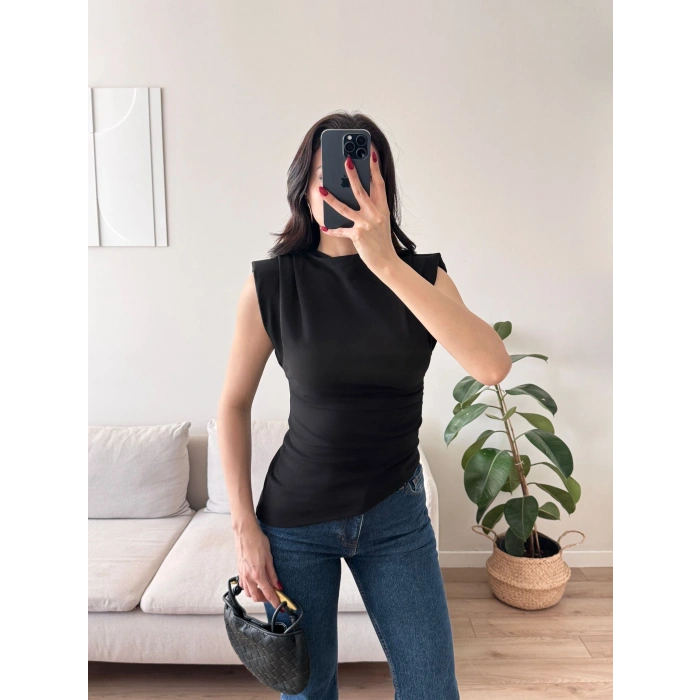 Vatkalı Asimetrik Bluz - SİYAH