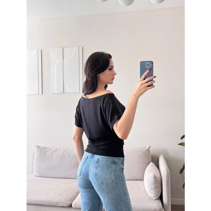 Kayık Yaka Bel Lastik Crop - SİYAH