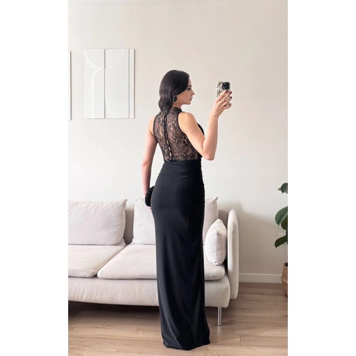 Degaje Yaka Dantel Detay Elbise - SİYAH