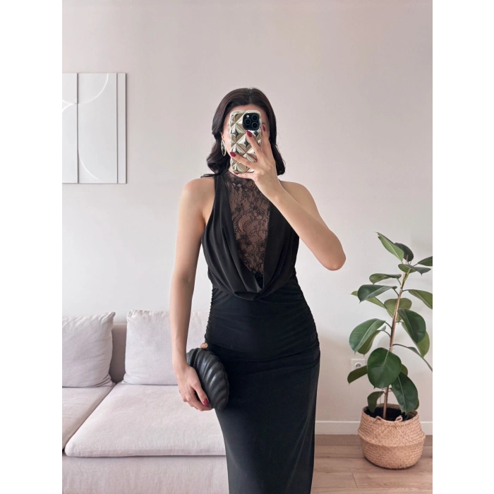 Degaje Yaka Dantel Detay Elbise - SİYAH