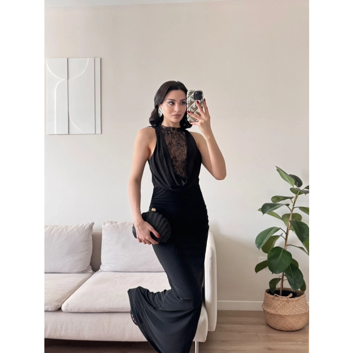 Degaje Yaka Dantel Detay Elbise - SİYAH