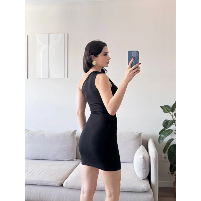 Aksesuarlı Tek Omuz Elbise -SİYAH