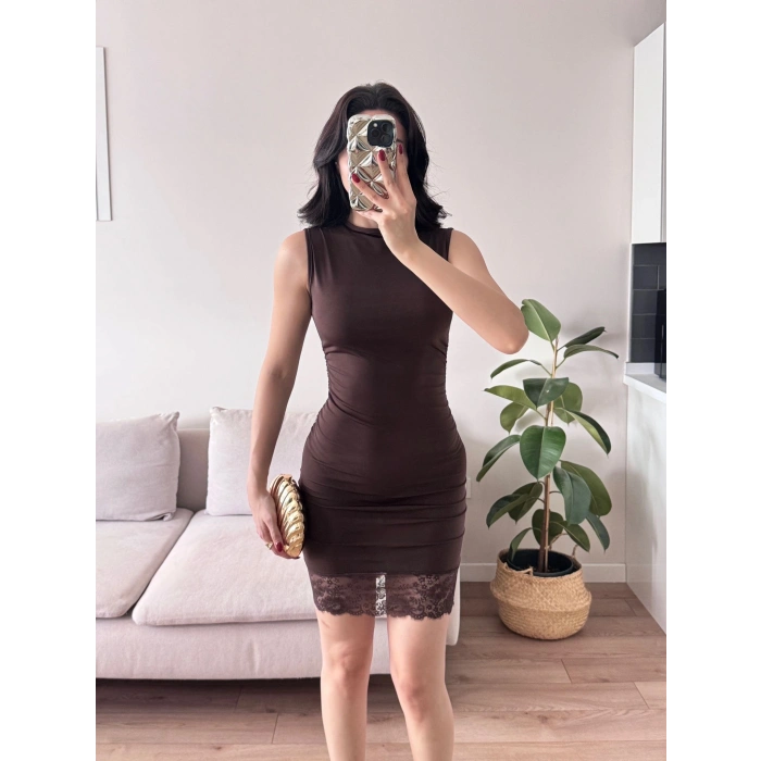 Eteği Dantel Yan Büzgü Elbise - KAHVE