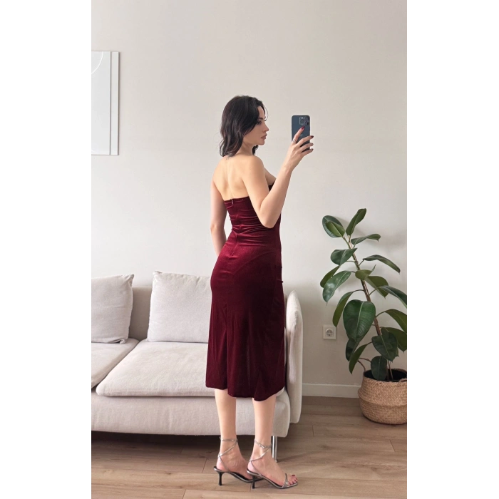 Derin Yırtmaç Straplez Elbise - BORDO