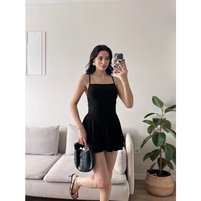 Eteği Volan Şortlu Elbise - SİYAH