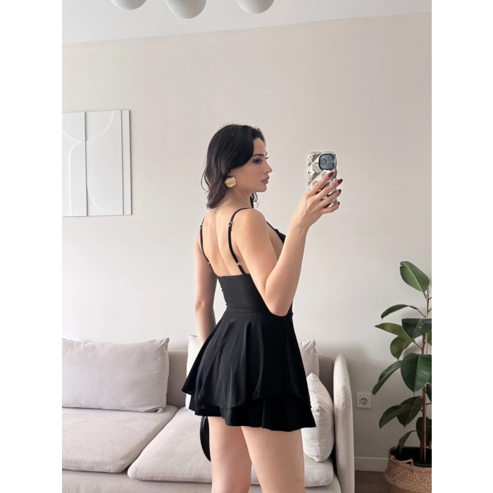 Eteği Volan Şortlu Elbise - SİYAH