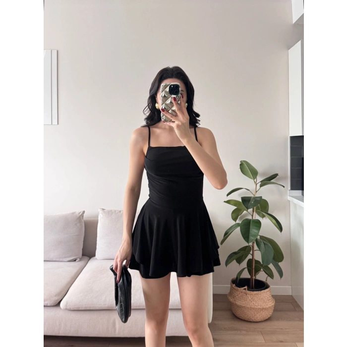Eteği Volan Şortlu Elbise - SİYAH
