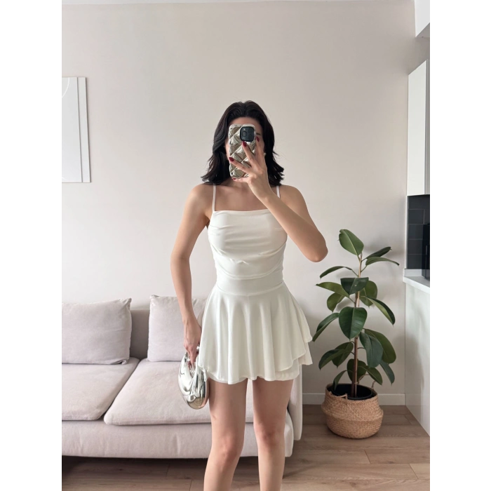 Eteği Volan Şortlu Elbise - BEYAZ