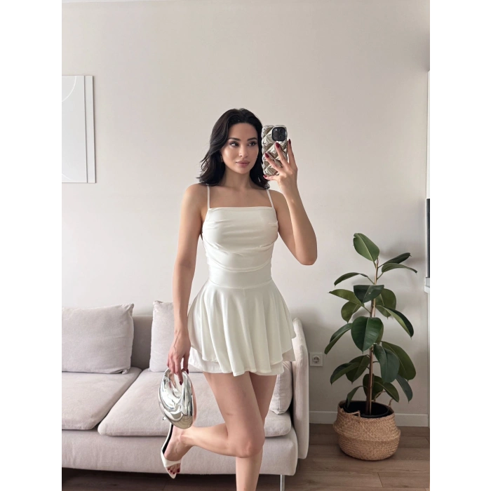 Eteği Volan Şortlu Elbise - BEYAZ