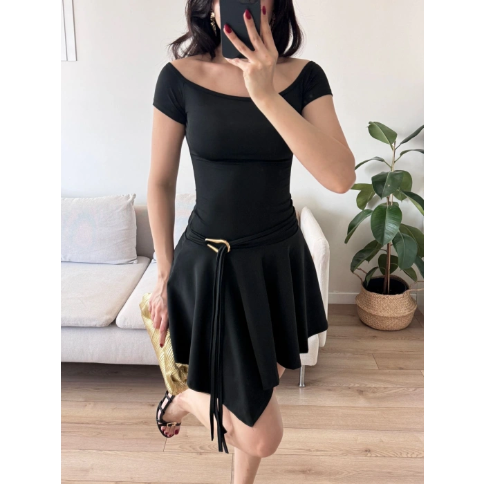 Kayık Yaka Kuşaklı Elbise - SİYAH