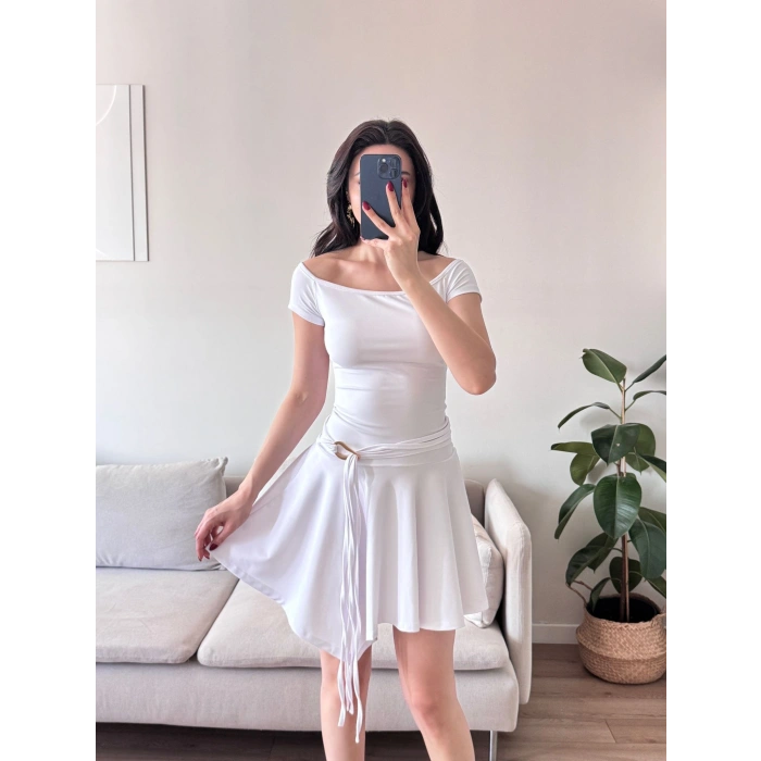 Kayık Yaka Kuşaklı Elbise - BEYAZ