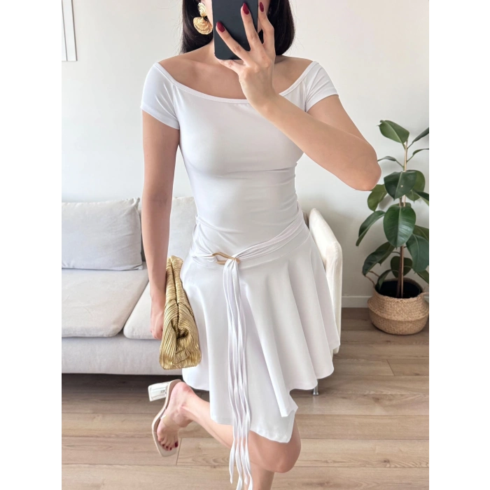 Kayık Yaka Kuşaklı Elbise - BEYAZ