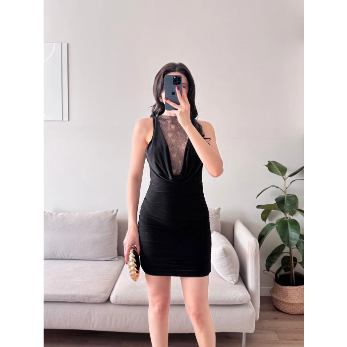 Degaje Yaka Mini Elbise - SİYAH