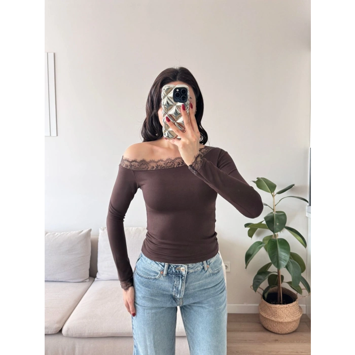Kayık Yaka Dantel Crop - KAHVE