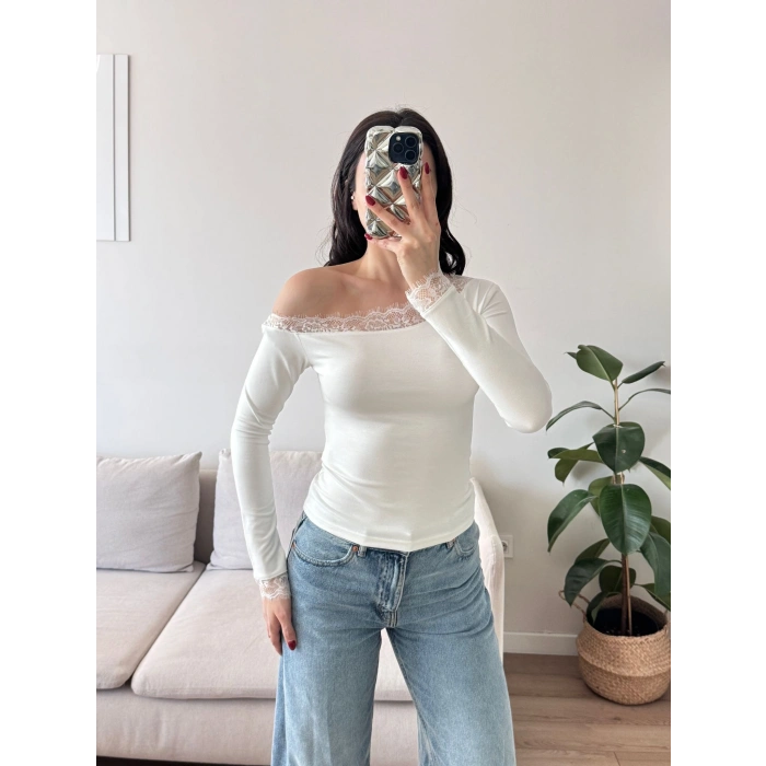 Kayık Yaka Dantel Crop - BEYAZ
